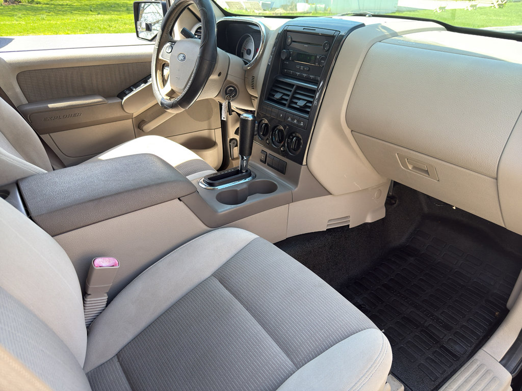 Used 2007 Ford Explorer Sport Trac XLT image 25