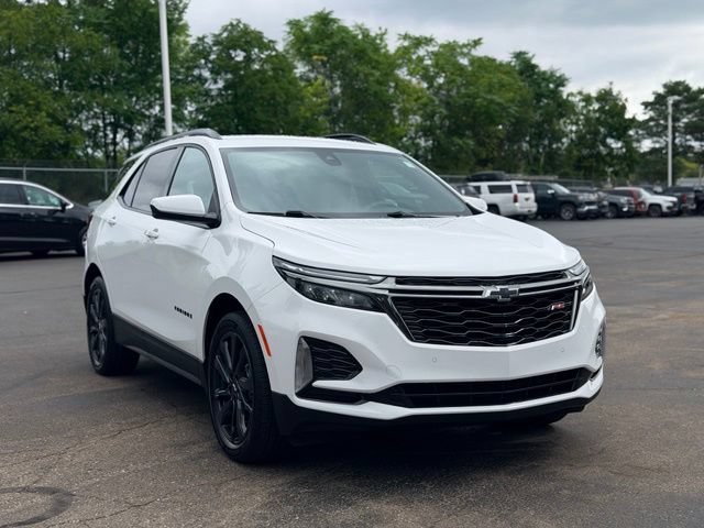 Used 2023 Chevrolet Equinox RS w/ LPO, Floor Liner Package FWD image 4
