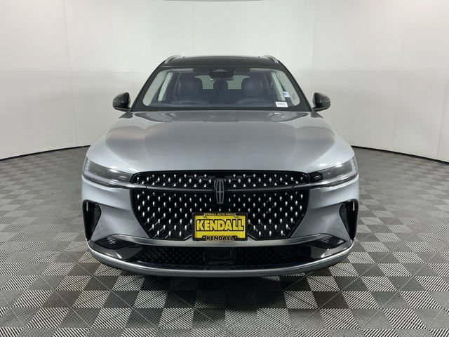 Used 2025 Lincoln Nautilus Reserve AWD/4WD image 2
