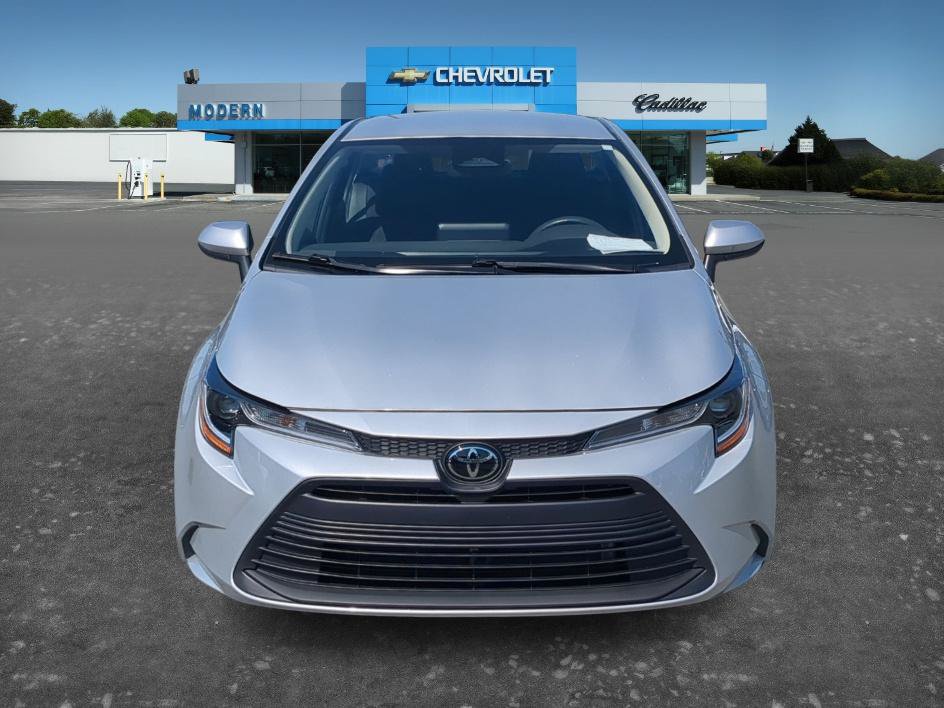 Used 2026 Toyota Corolla LE FWD image 6