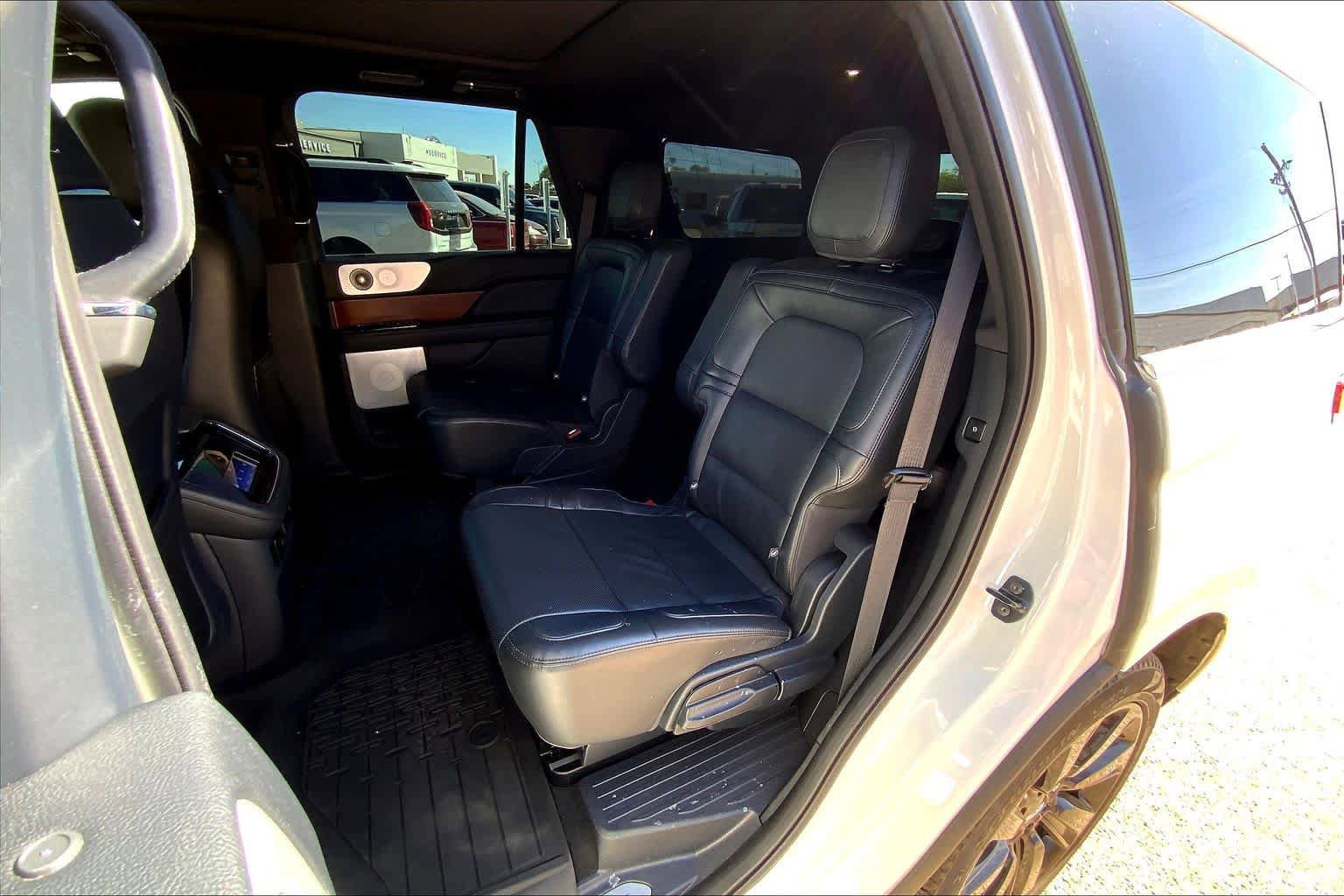 Used 2024 Lincoln Navigator Reserve image 21