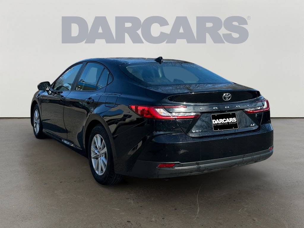Used 2025 Toyota Camry LE image 5