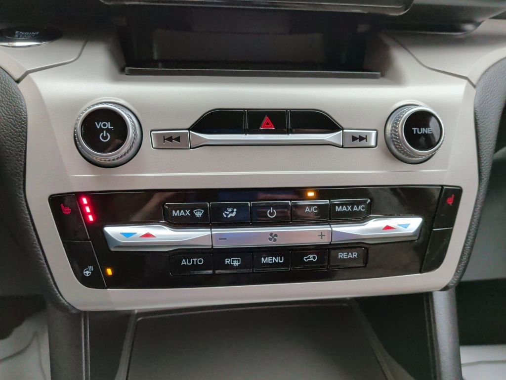 Certified 2024 Ford Explorer XLT w/ Equipment Group 202A image 20