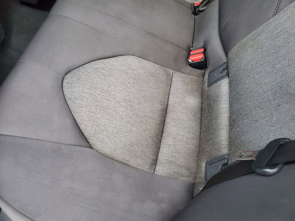 Used 2018 Toyota Camry L image 9