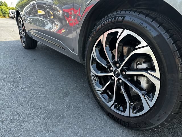 Certified 2024 Lincoln Nautilus Reserve AWD/4WD image 11