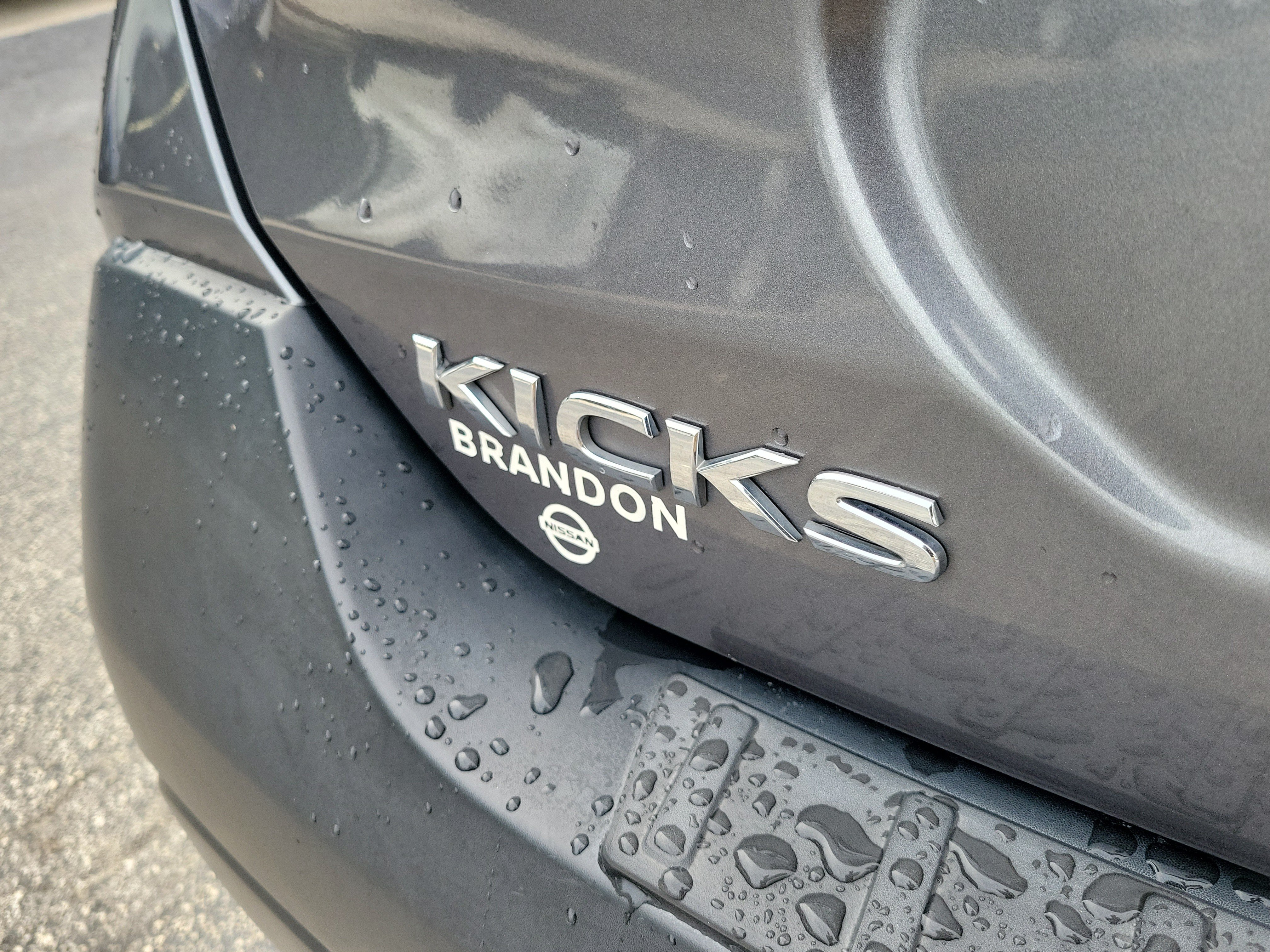 Used 2019 Nissan Kicks SV w/ Exterior Package FWD image 9