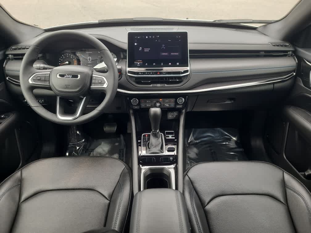 Used 2026 Jeep Compass Limited AWD/4WD image 13