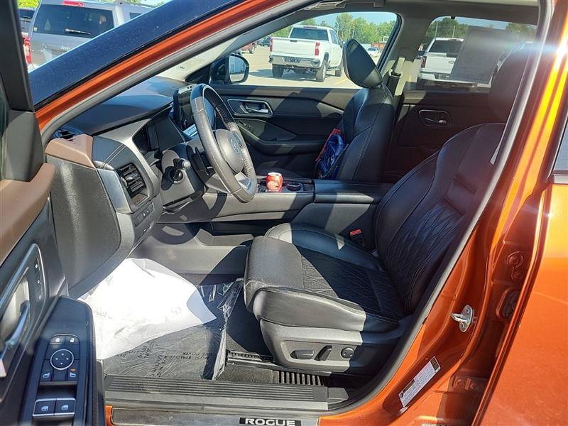 Used 2021 Nissan Rogue Platinum AWD/4WD image 6