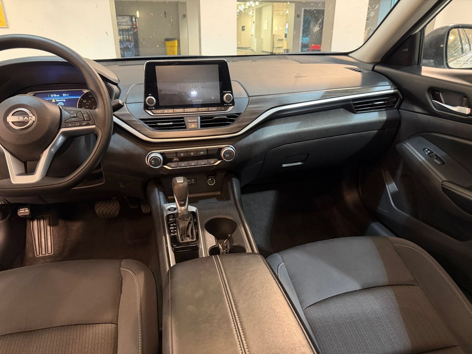 Used 2025 Nissan Altima 2.5 SV FWD image 33