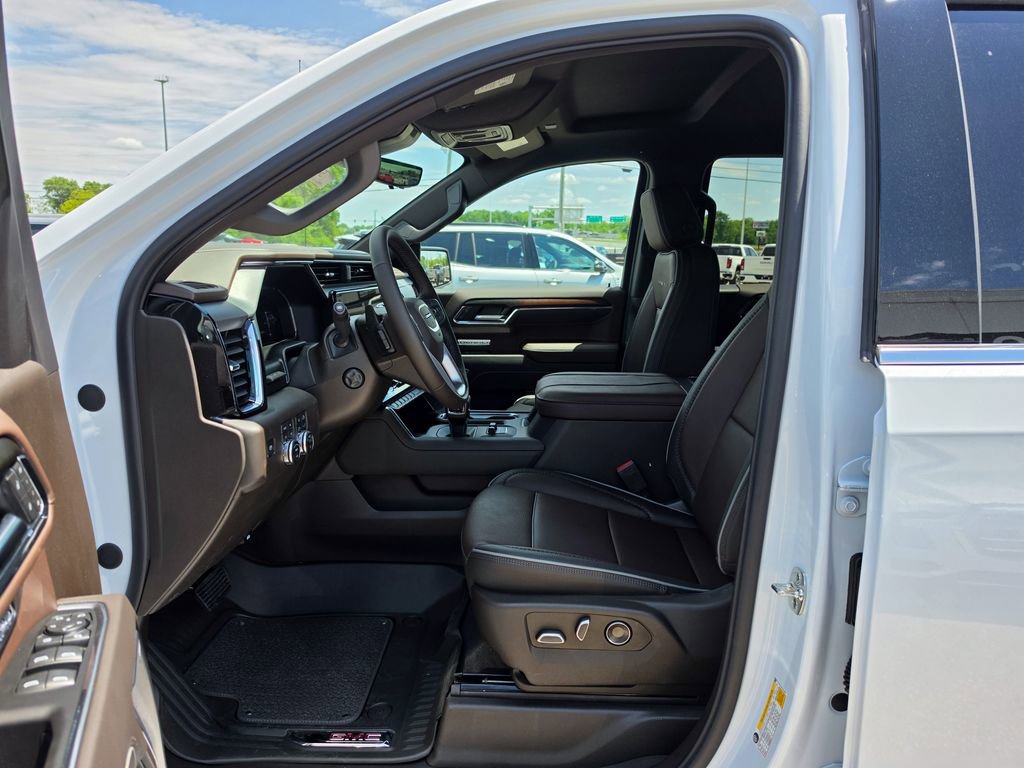 New 2026 GMC Sierra 1500 Denali w/ Technology Package AWD/4WD image 7