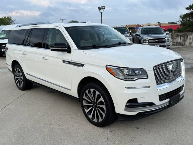 Used 2023 Lincoln Navigator L Reserve AWD/4WD image 6