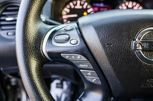 Used 2018 Nissan Pathfinder S image 13