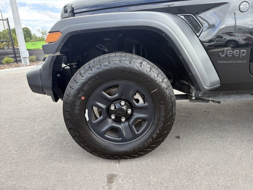 Used 2025 Jeep Wrangler Sport AWD/4WD image 31