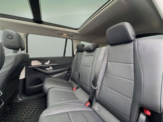 New 2026 Mercedes-Benz GLS 450 4MATIC image 24