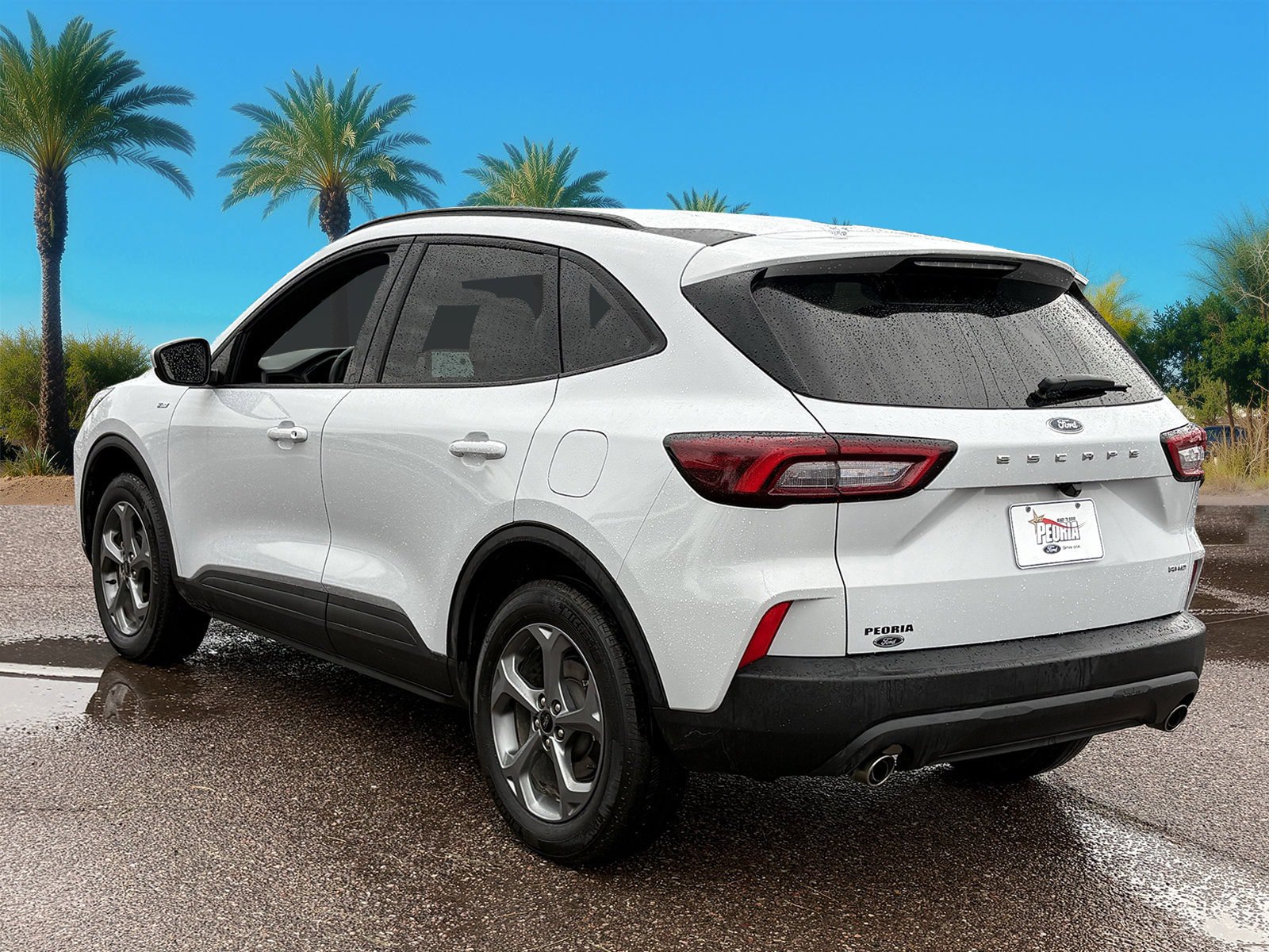 Certified 2025 Ford Escape ST-Line Select AWD/4WD image 3