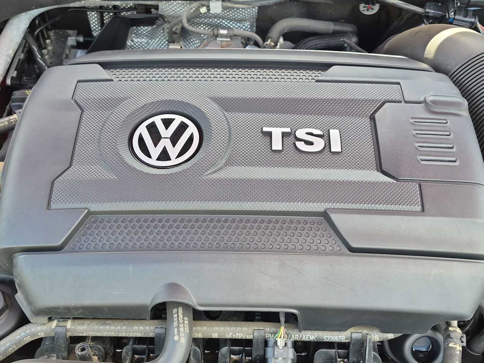 Used 2019 Volkswagen GTI SE FWD image 14