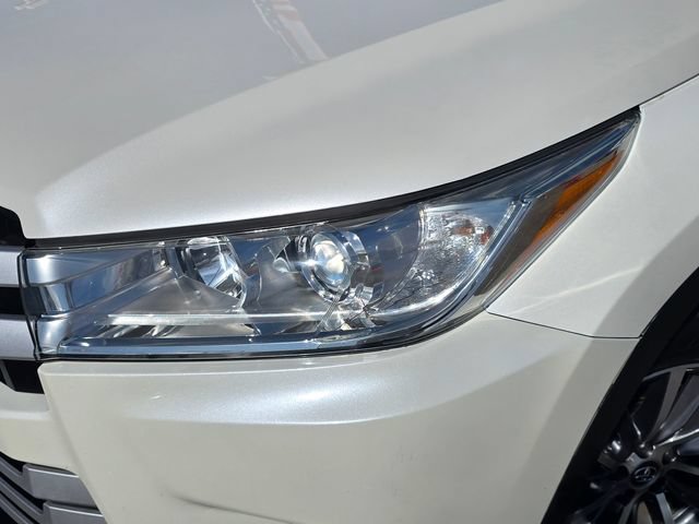 Used 2019 Toyota Highlander XLE AWD/4WD image 27