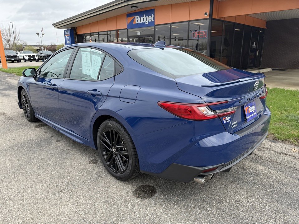 Used 2025 Toyota Camry SE AWD/4WD image 3