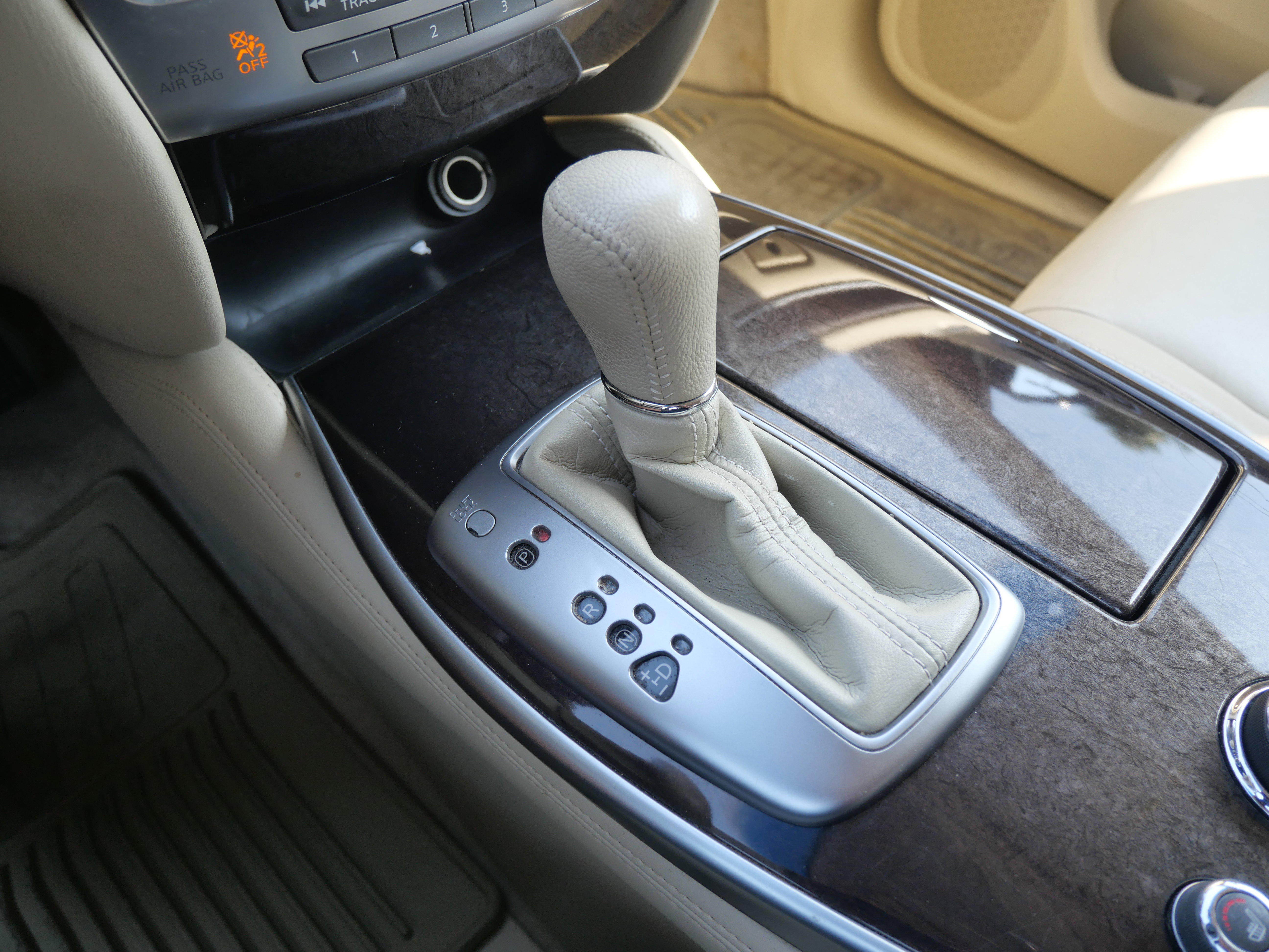 Used 2013 INFINITI JX35 AWD w/ Premium Pkg image 20