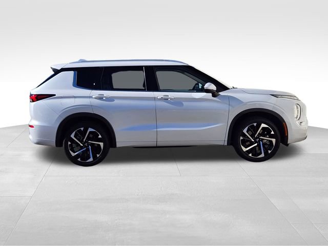 Used 2022 Mitsubishi Outlander SEL image 9