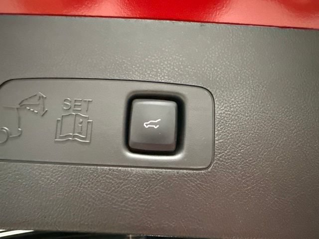 Used 2025 Lincoln Corsair AWD image 18