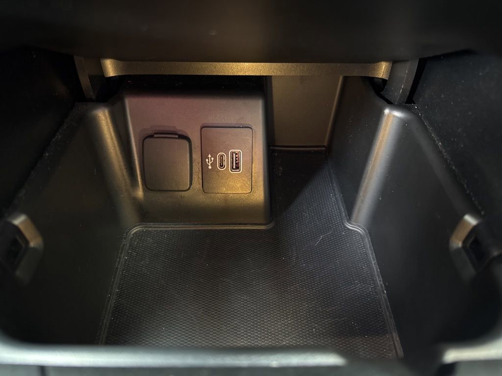 Certified 2025 Ford Explorer ST-Line image 16