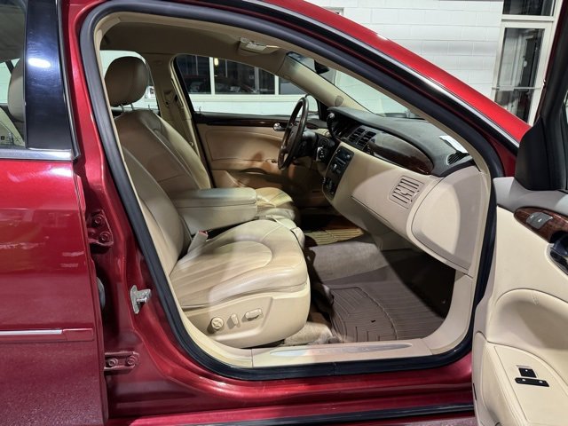 Used 2011 Buick Lucerne CXL image 13