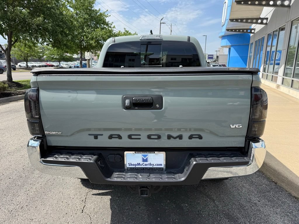 Used 2022 Toyota Tacoma TRD Off-Road AWD/4WD image 12