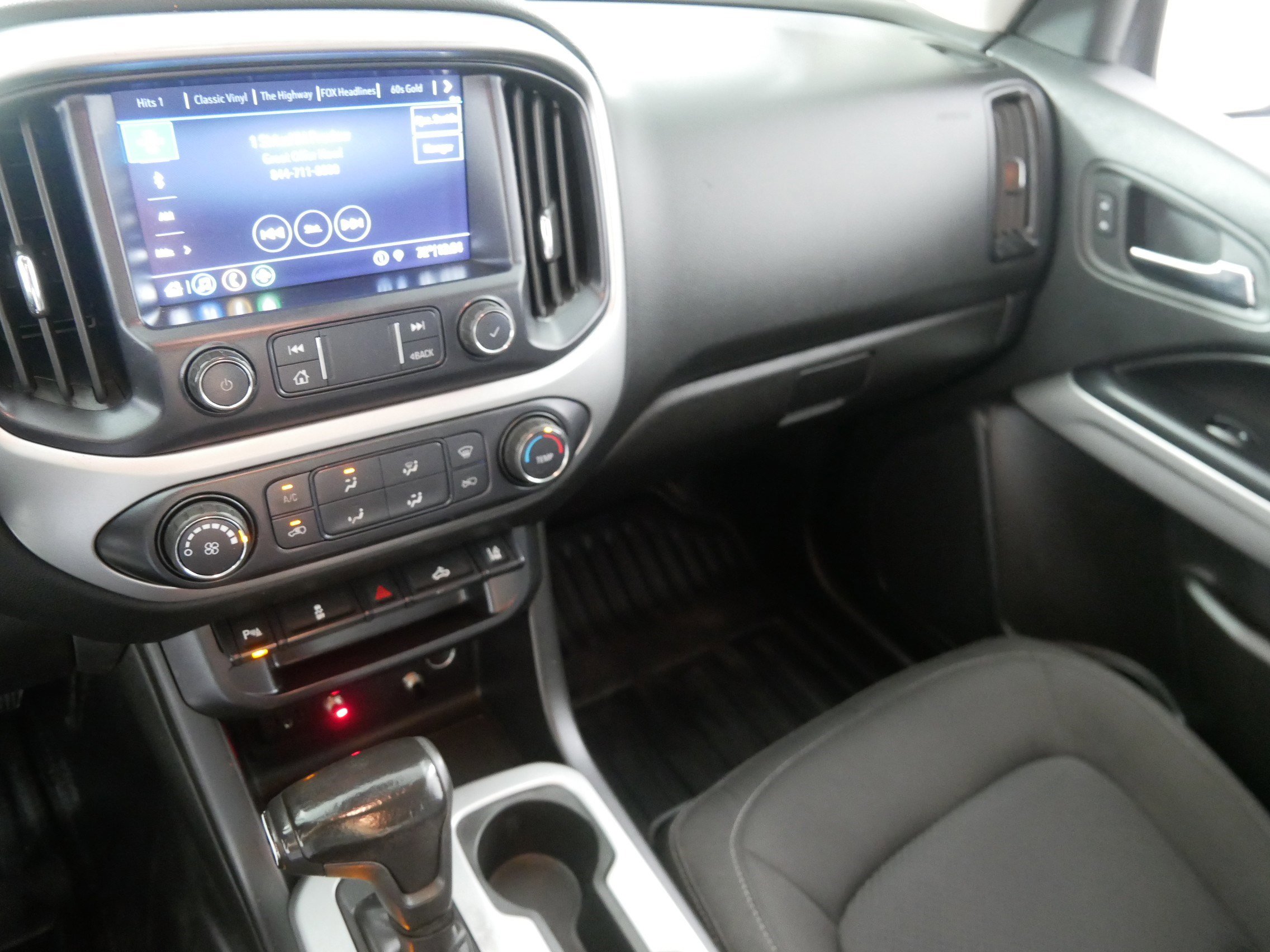 Used 2020 Chevrolet Colorado LT w/ Safety Package image 11