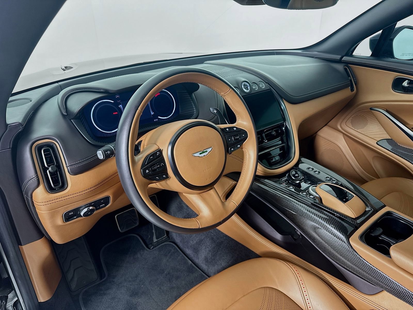 Used 2024 Aston Martin DBX 707 AWD/4WD image 10