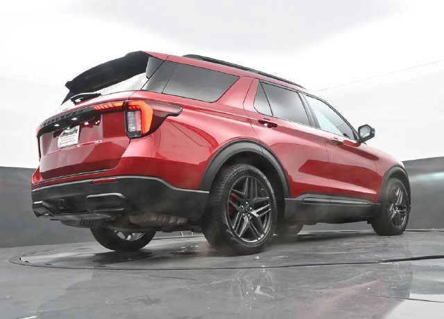 Used 2025 Ford Explorer ST-Line w/ Premium Package RWD image 28