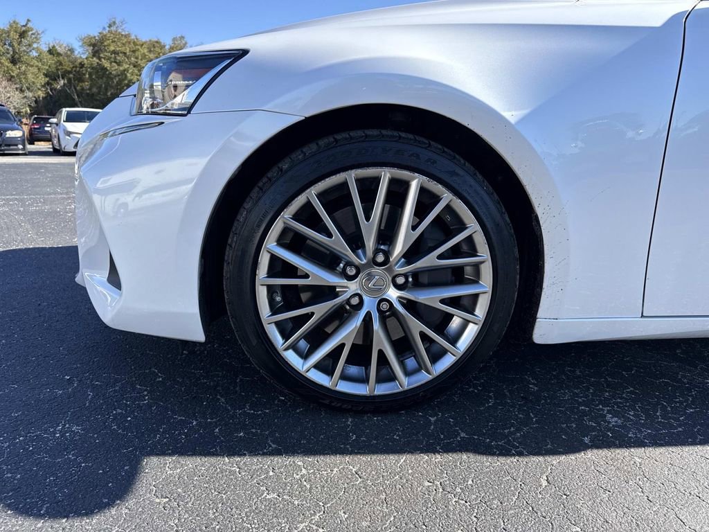 Used 2017 Lexus IS 200t image 10
