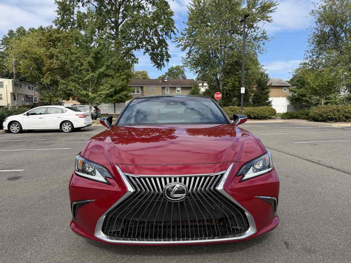 Used 2019 Lexus ES 350 w/ Accessory Package 2 FWD image 3