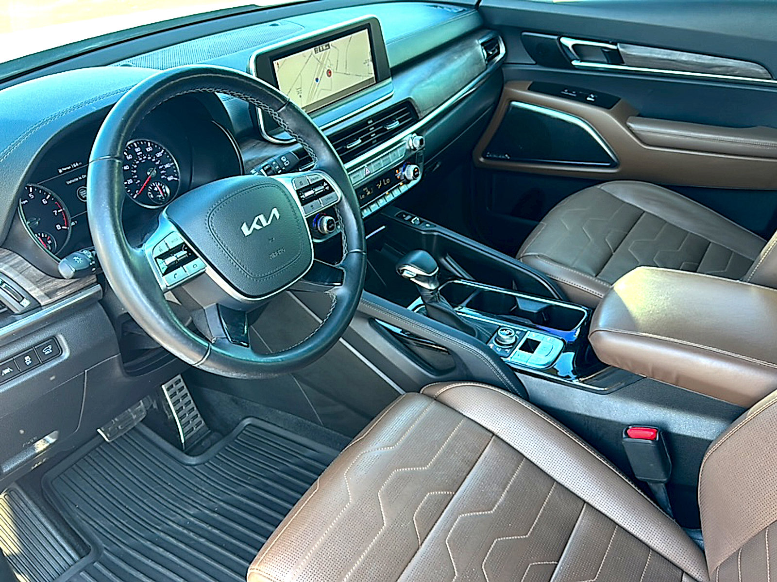 Used 2022 Kia Telluride SX w/ SX Prestige Package image 12