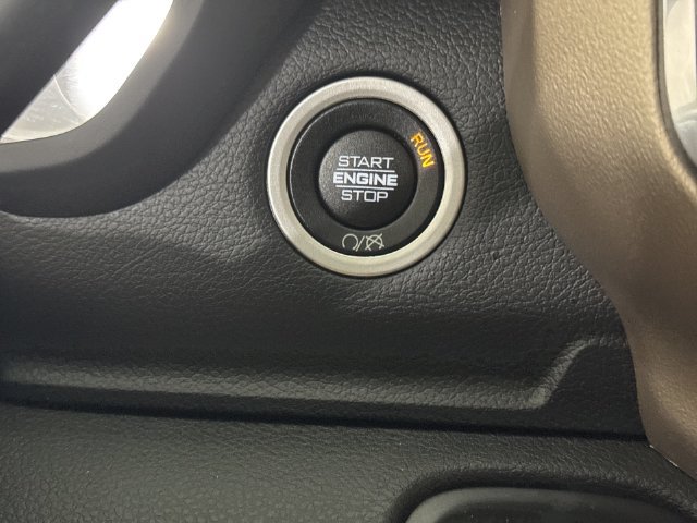 Used 2022 RAM 3500 Laramie AWD/4WD image 17