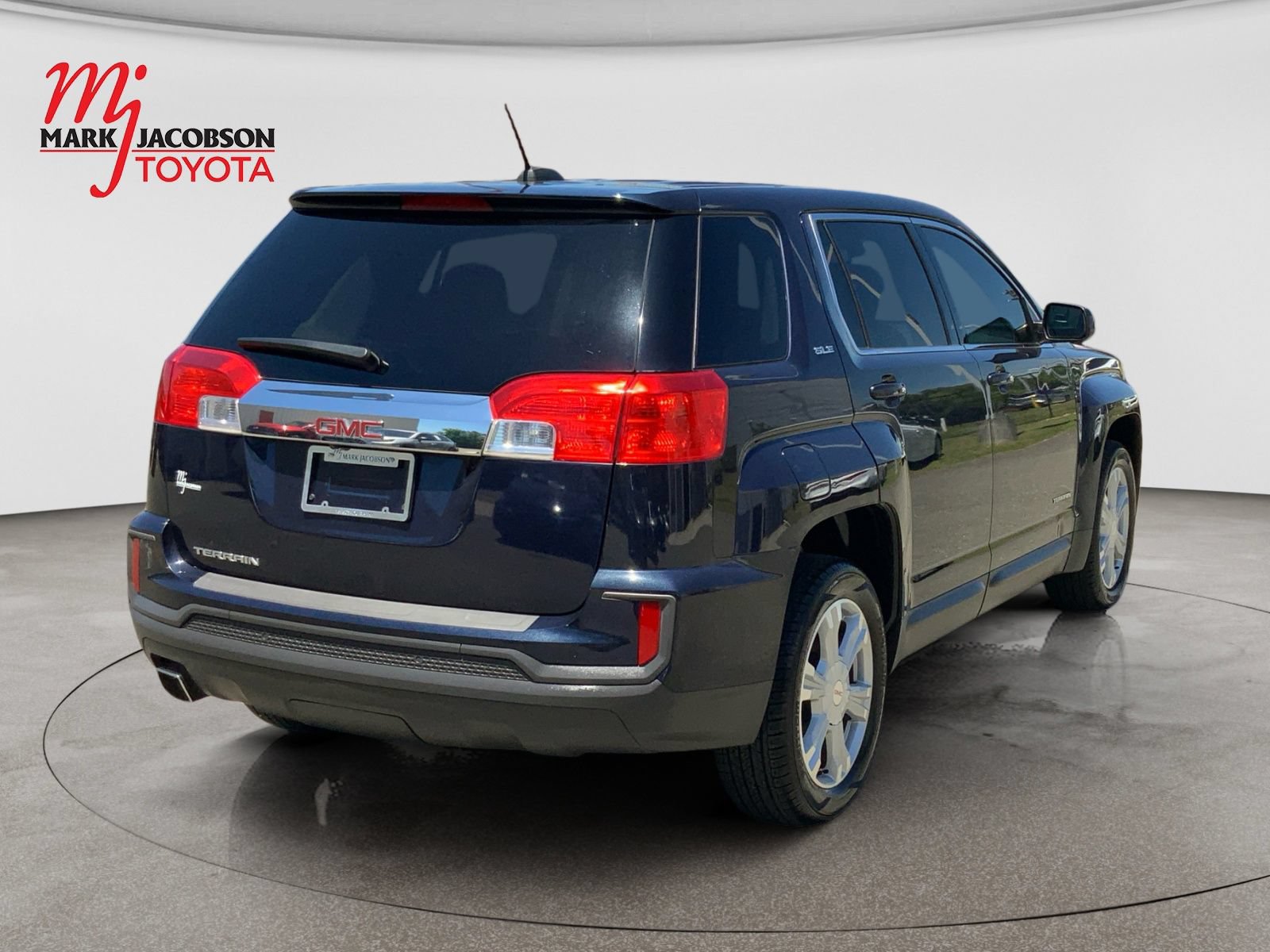 Used 2017 GMC Terrain SLE FWD image 7