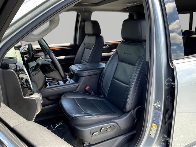 Used 2025 GMC Sierra 3500 Denali w/ Denali Reserve Package AWD/4WD image 23