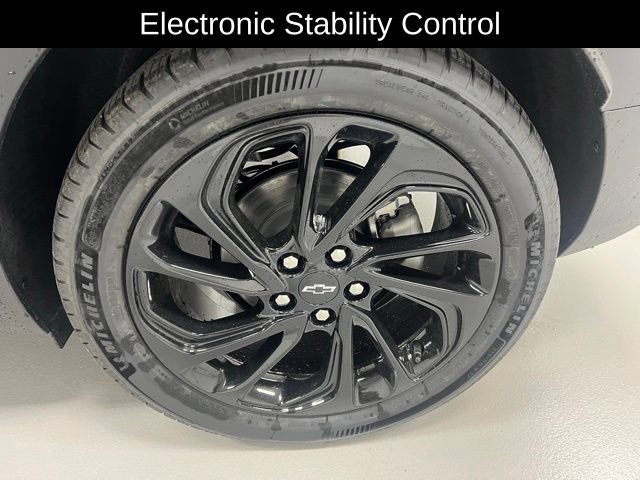 New 2027 Chevrolet Bolt RS FWD image 7