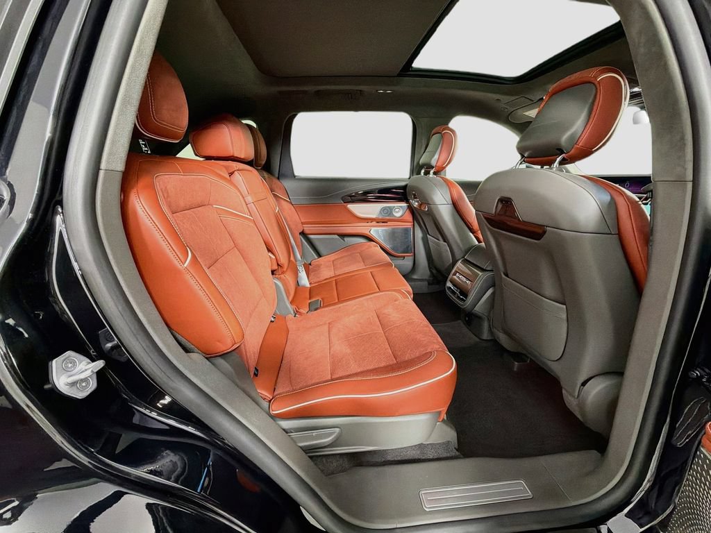 Certified 2024 Lincoln Nautilus Black Label AWD/4WD image 30