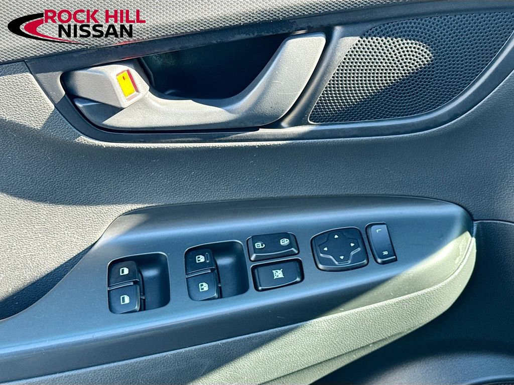 Used 2020 Hyundai Kona SEL w/ Cargo Package image 18