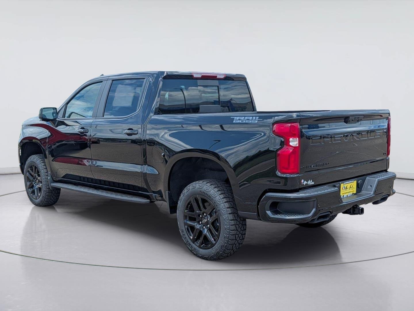 New 2026 Chevrolet Silverado 1500 LT Trail Boss w/ LT Trail Boss Premium Package AWD/4WD image 3