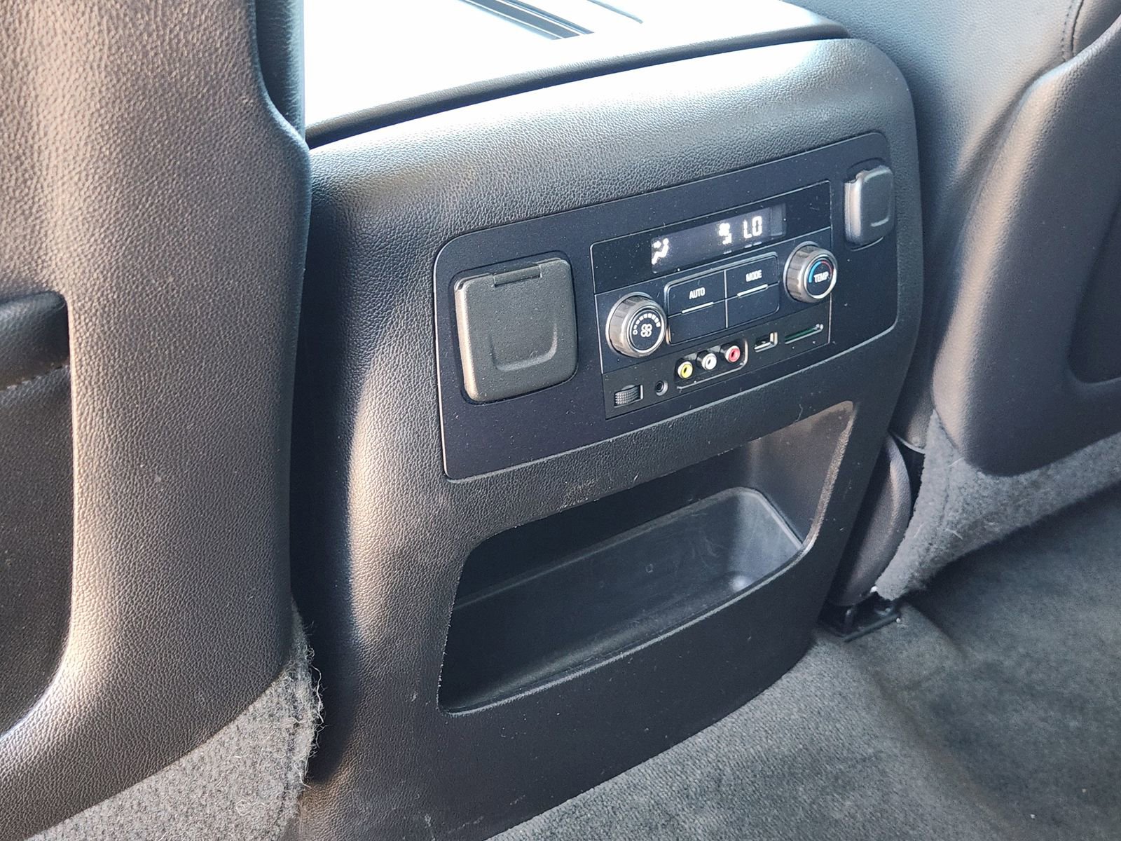 Used 2015 Chevrolet Tahoe LT image 34