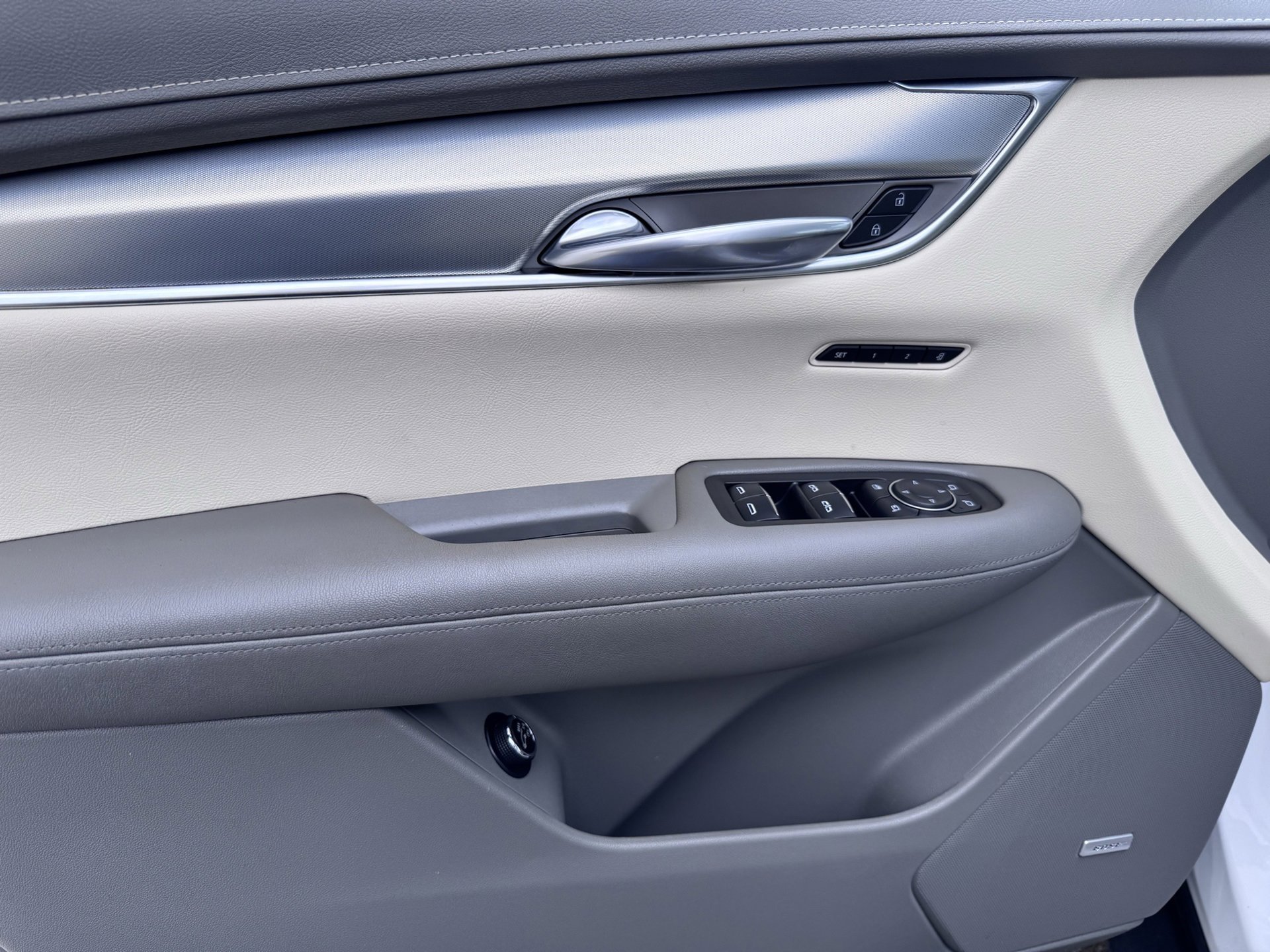 Used 2021 Cadillac XT5 Premium Luxury image 16