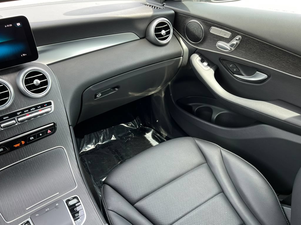 Used 2022 Mercedes-Benz GLC 300 4MATIC w/ Premium Package Lite image 37
