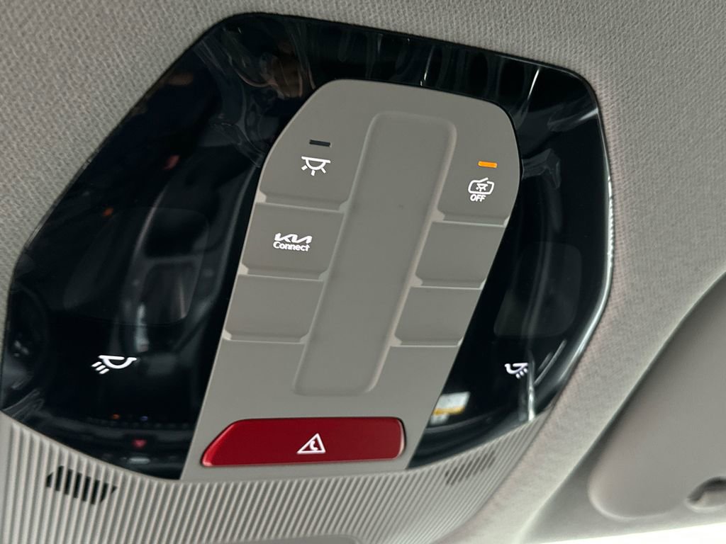 New 2025 Kia K4 FWD image 24