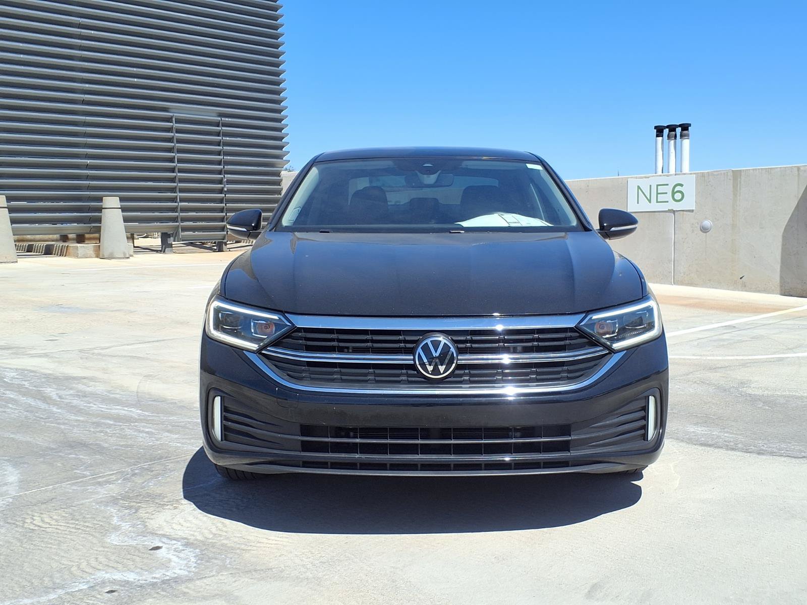 Used 2024 Volkswagen Jetta SEL FWD image 2