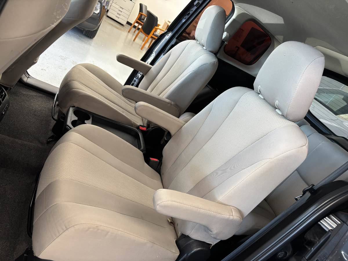 Used 2014 MAZDA MAZDA5 Sport image 22