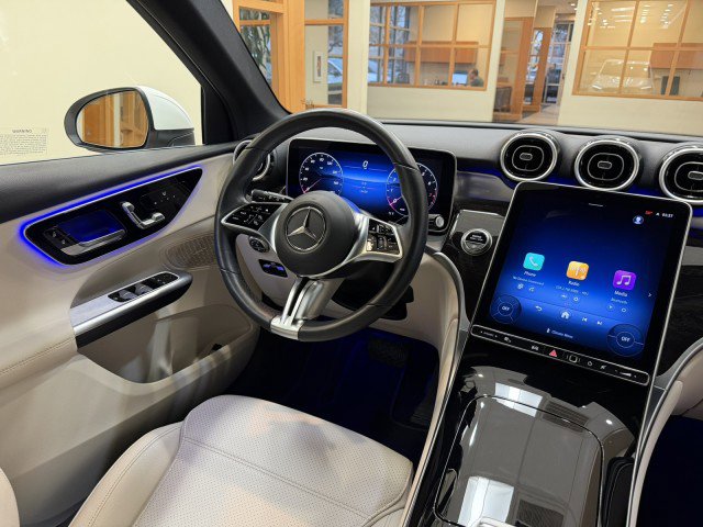 Certified 2025 Mercedes-Benz GLC 300 image 7