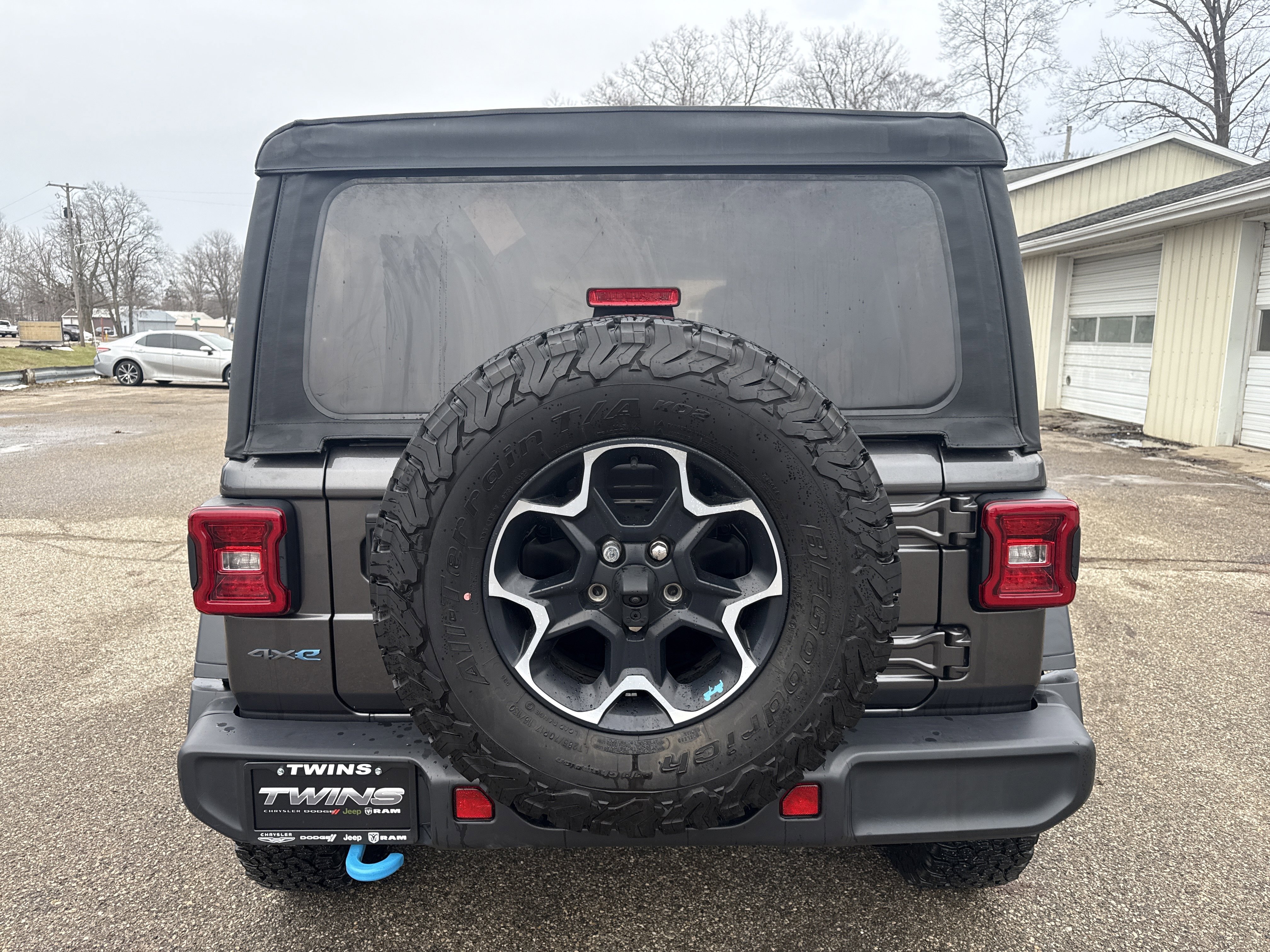 Used 2023 Jeep Wrangler Unlimited Rubicon 4xe image 6