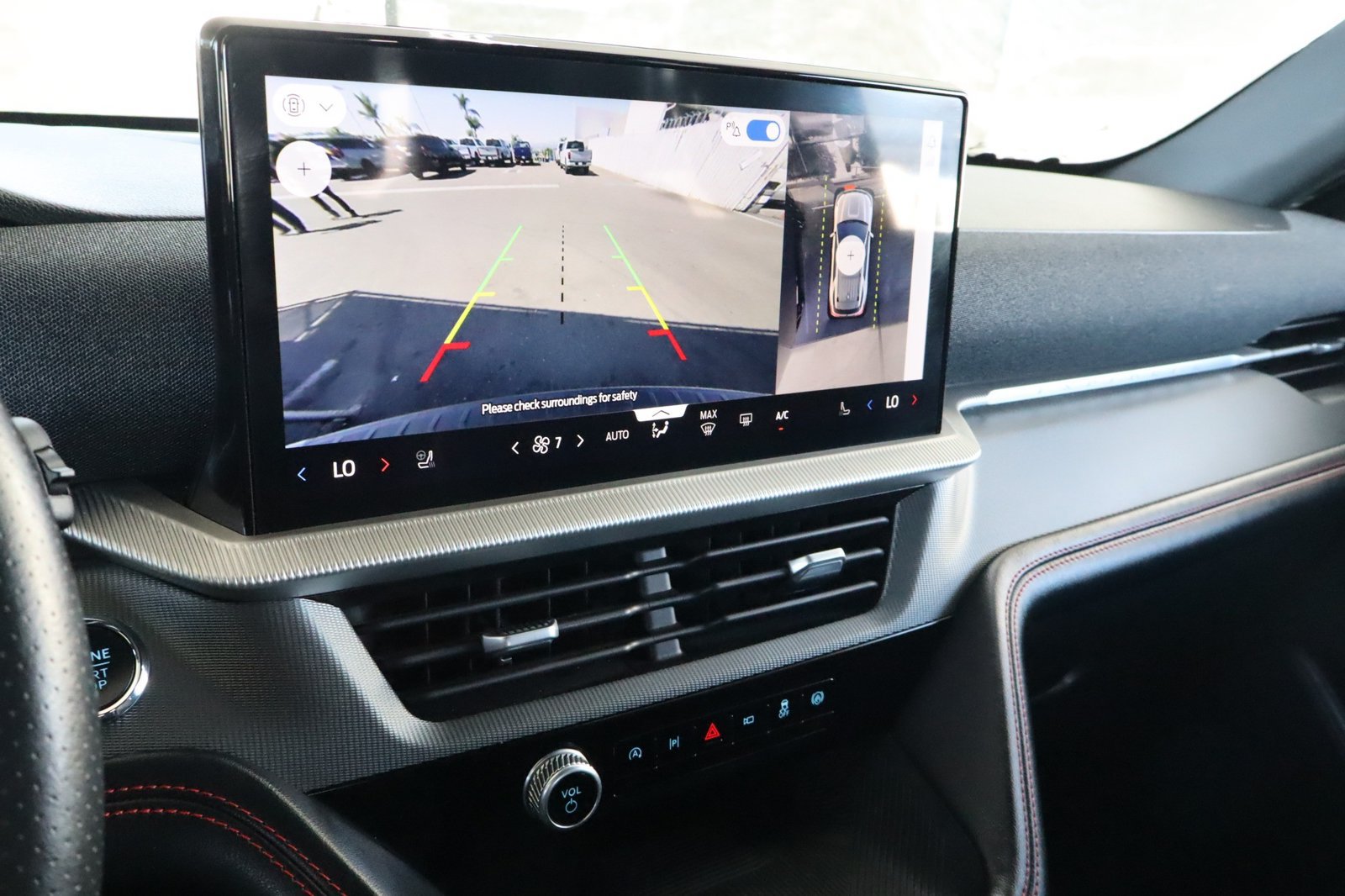 Used 2025 Ford Explorer ST-Line AWD/4WD image 26